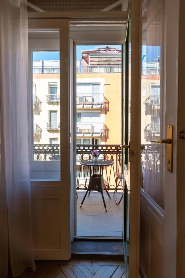 Garys Bright And Spacious Two Bedroom Flat Near Danube Budapeste Exterior foto